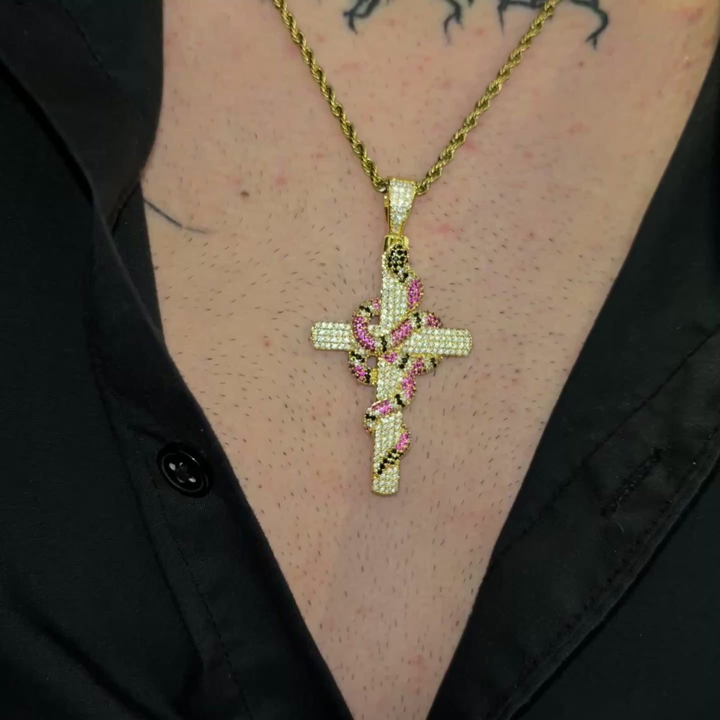 Pendentif Croix Serpent