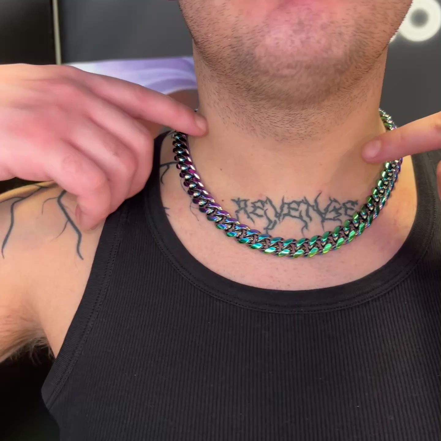 Collier cubain holographique
