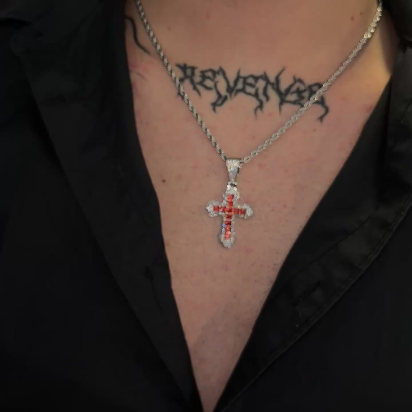 Pendentif Croix Rouge Feu